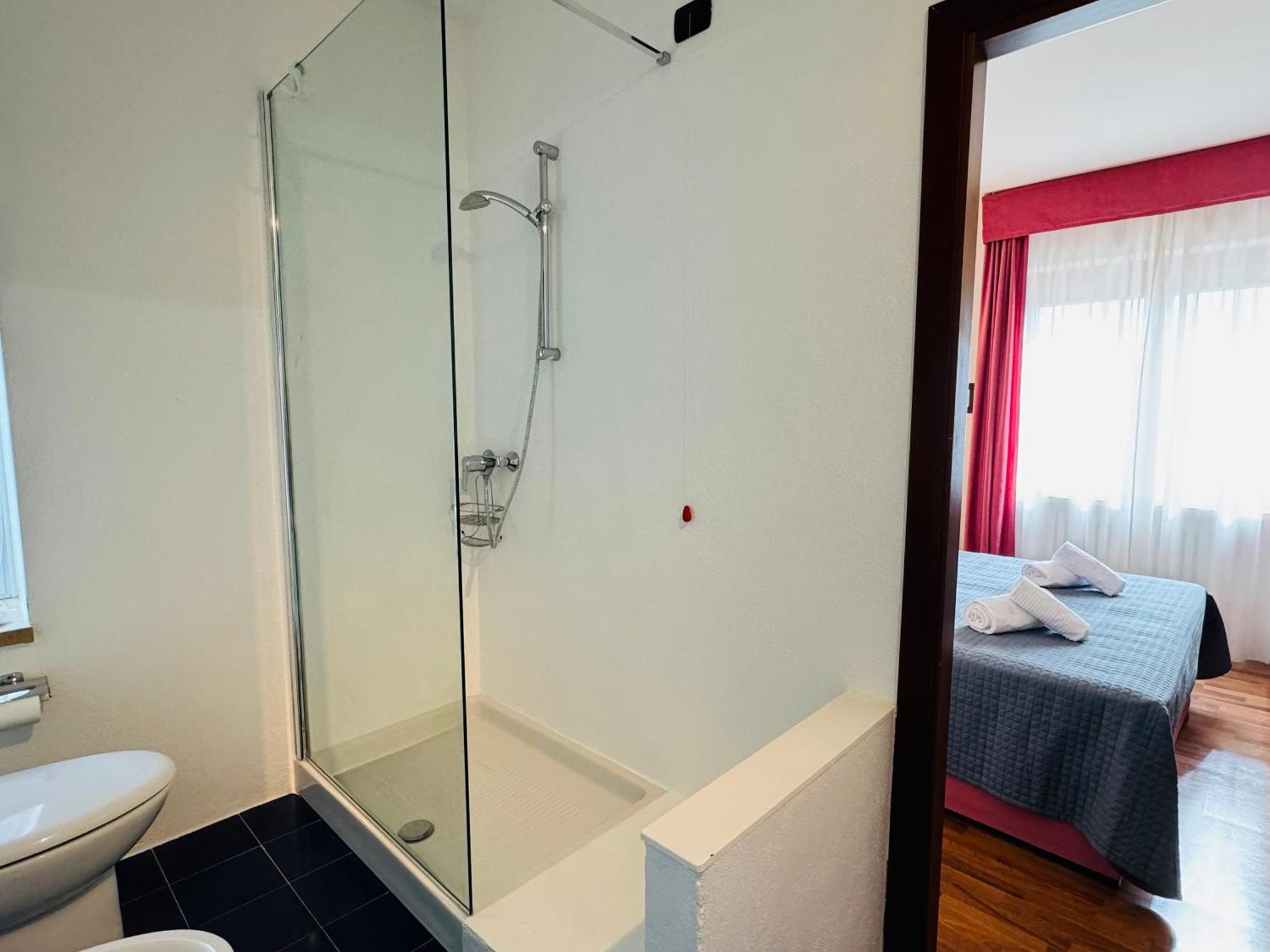 קאפרינו ורונזה Welcome Traveller Frida'S Rooms מראה חיצוני תמונה