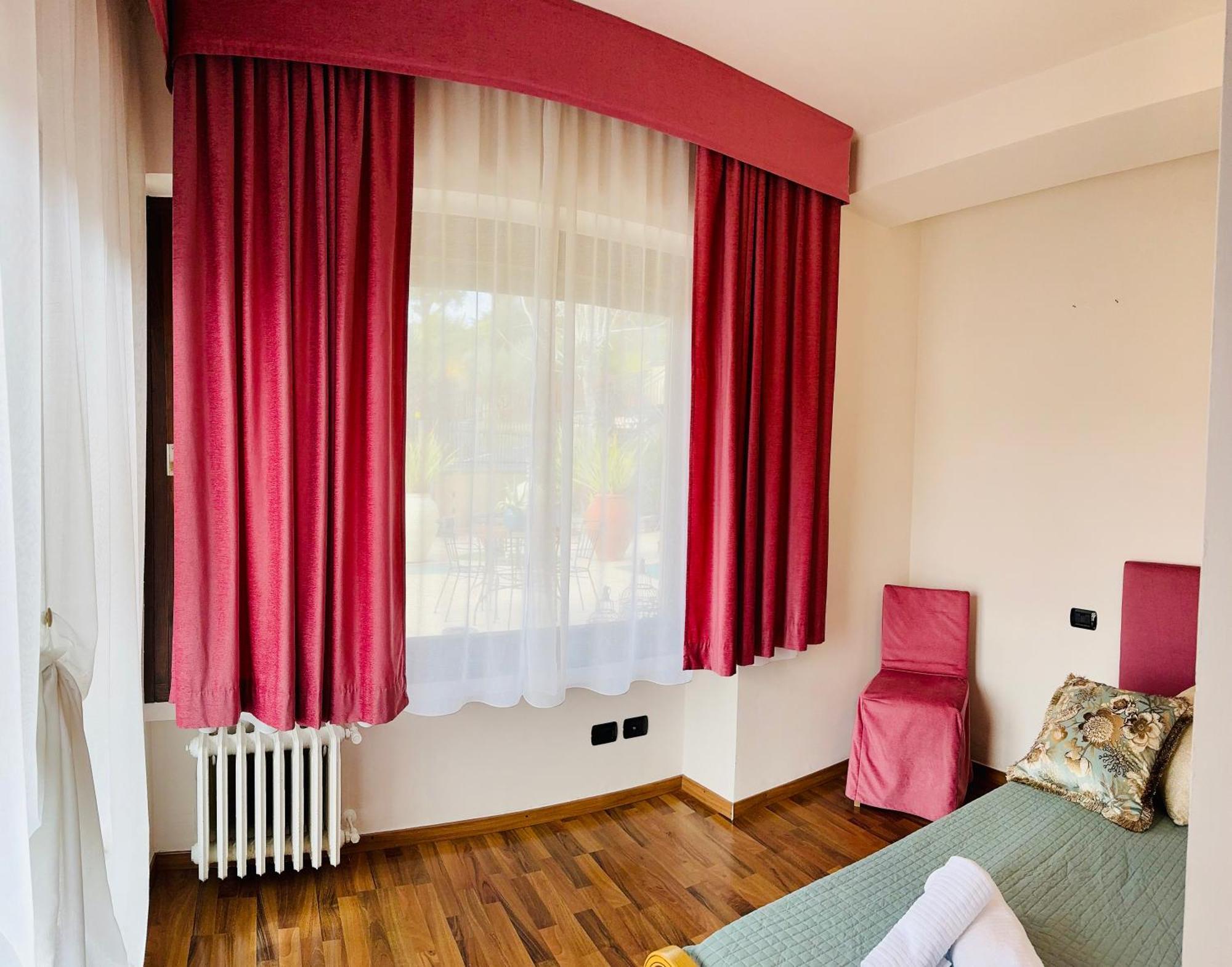 קאפרינו ורונזה Welcome Traveller Frida'S Rooms מראה חיצוני תמונה