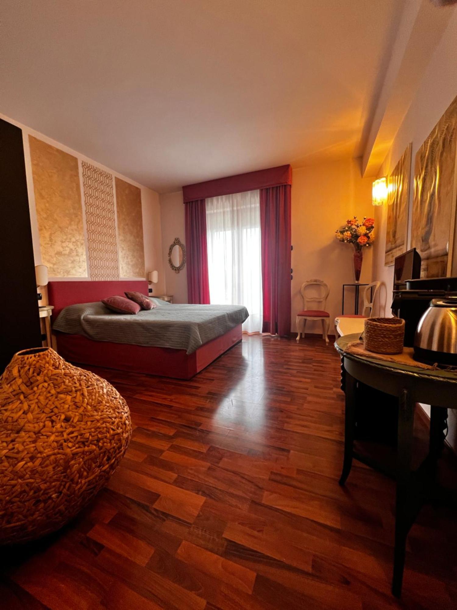 קאפרינו ורונזה Welcome Traveller Frida'S Rooms מראה חיצוני תמונה